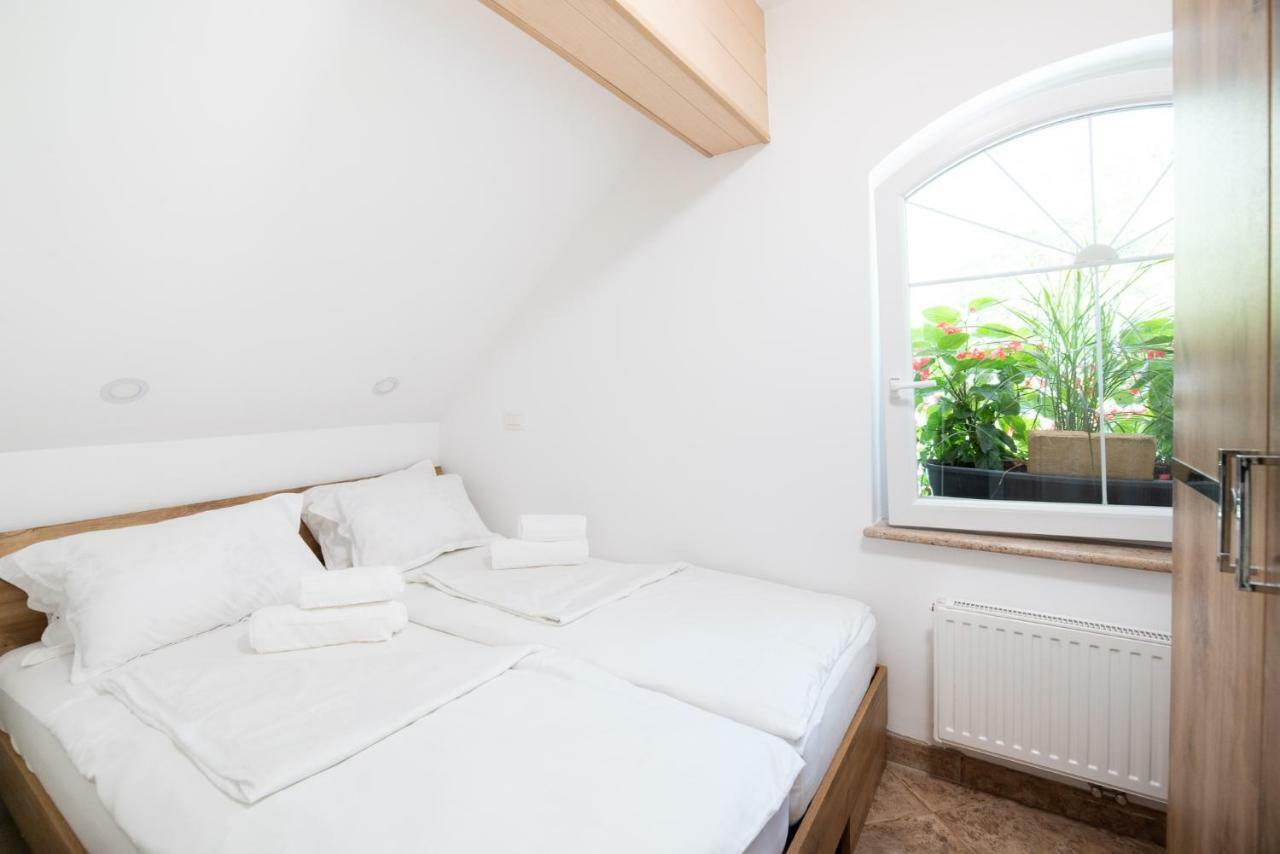 Apartments Grad Kamen Бегунье-на-Гореньскем Экстерьер фото