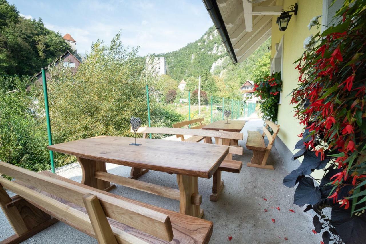 Apartments Grad Kamen Бегунье-на-Гореньскем Экстерьер фото