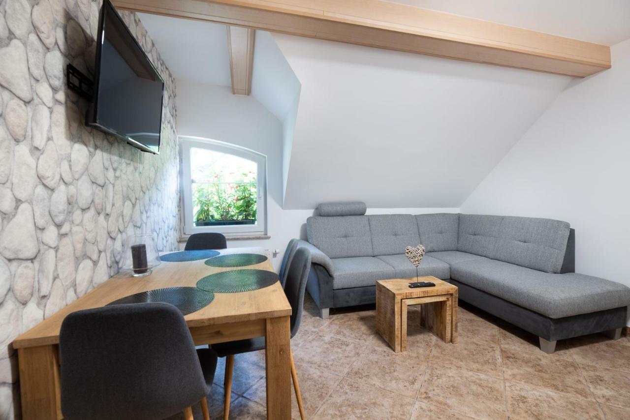 Apartments Grad Kamen Бегунье-на-Гореньскем Экстерьер фото