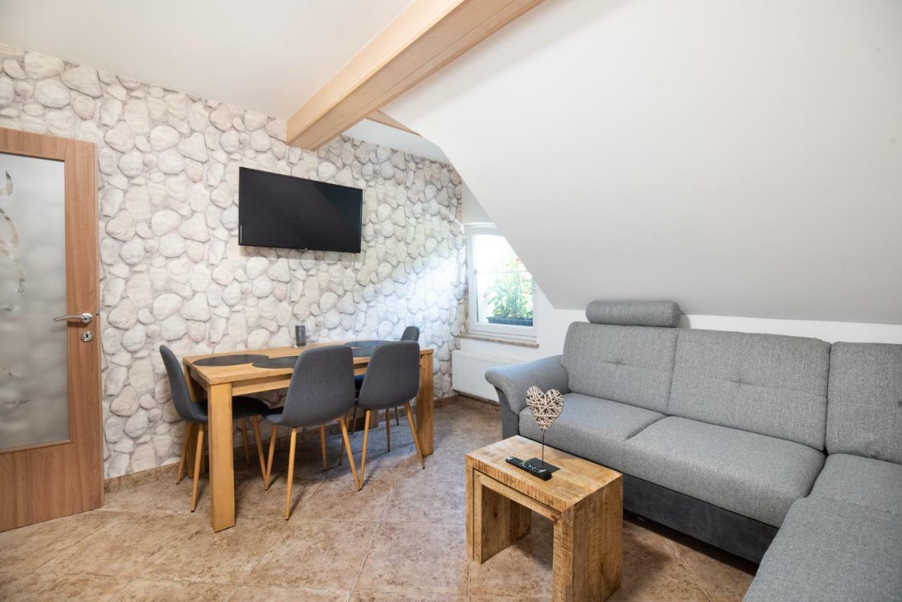 Apartments Grad Kamen Бегунье-на-Гореньскем Экстерьер фото